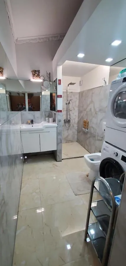 2 Bedroom House In Downtown With Garden Next To The Beach,Sea Garden 5 Min By Walk Burgas Villa