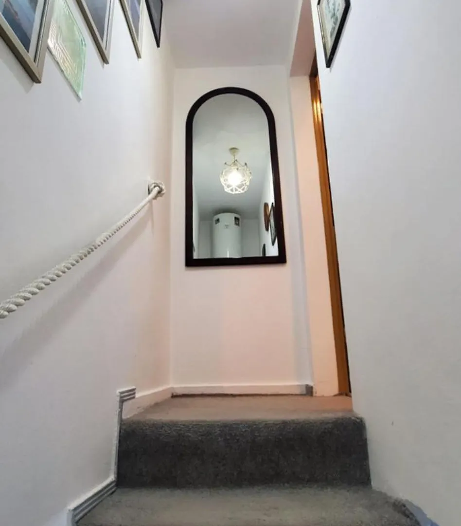 Villa 2 Bedroom House In Downtown With Garden Next To The Beach,Sea Garden 5 Min By Walk Burgas