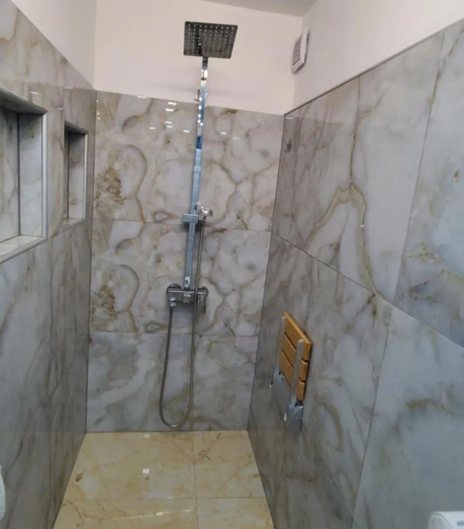 Villa 2 Bedroom House In Downtown With Garden Next To The Beach,Sea Garden 5 Min By Walk Burgas