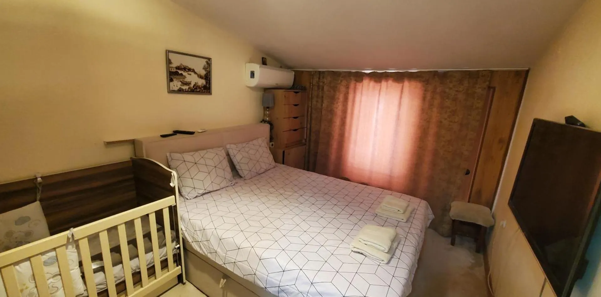 2 Bedroom House In Downtown With Garden Next To The Beach,Sea Garden 5 Min By Walk Burgas Villa