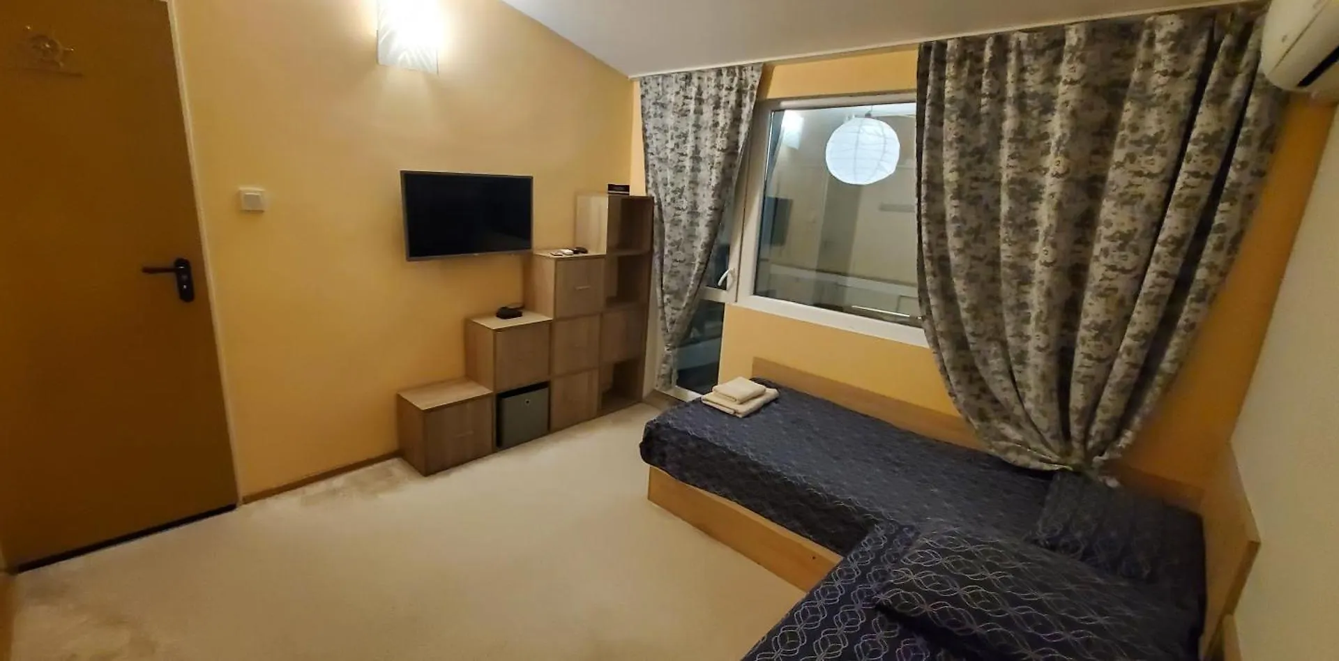 Villa 2 Bedroom House In Downtown With Garden Next To The Beach,Sea Garden 5 Min By Walk Burgas